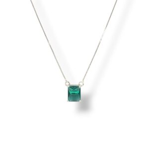 Colar com Pedra Retangular Verde em Prata