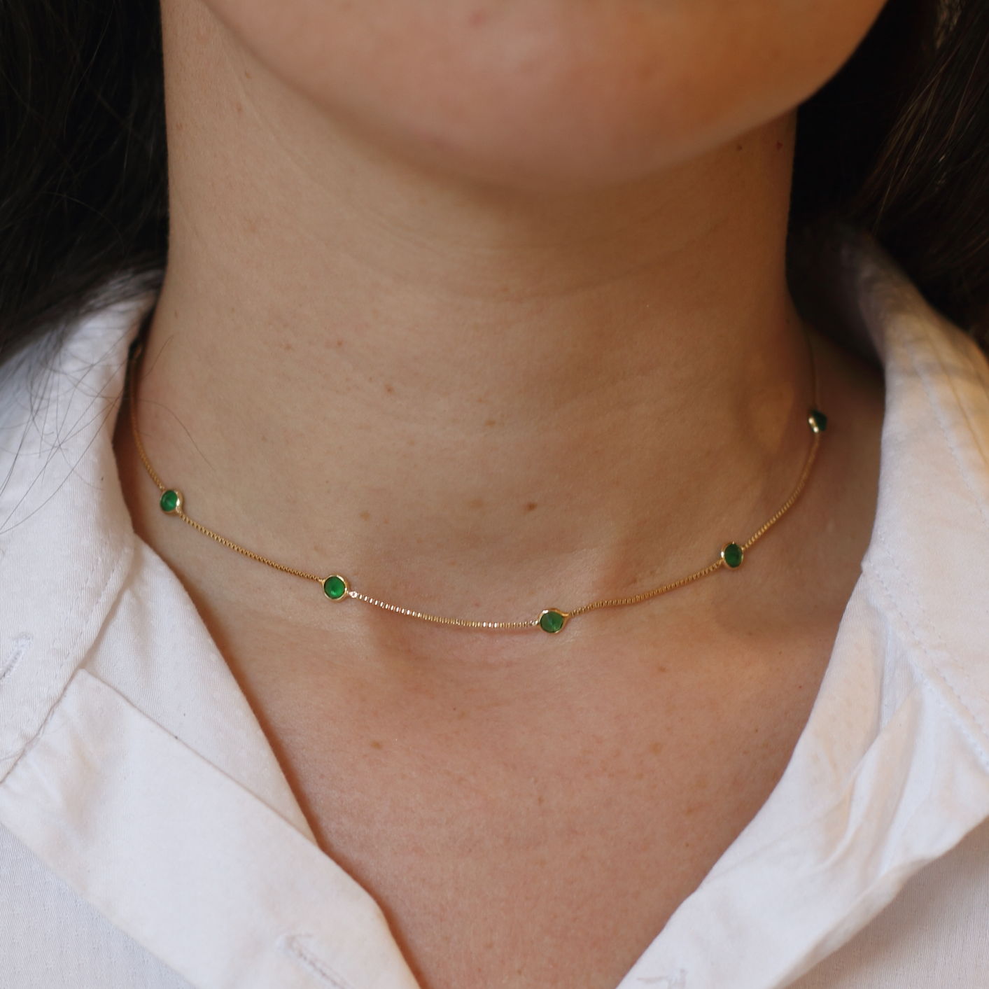 Choker Pontos De Luz Esmeralda No Banho de Ouro