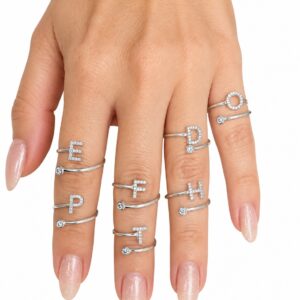 Anel de letra ajustável cravejado com zirconias em Prata 925