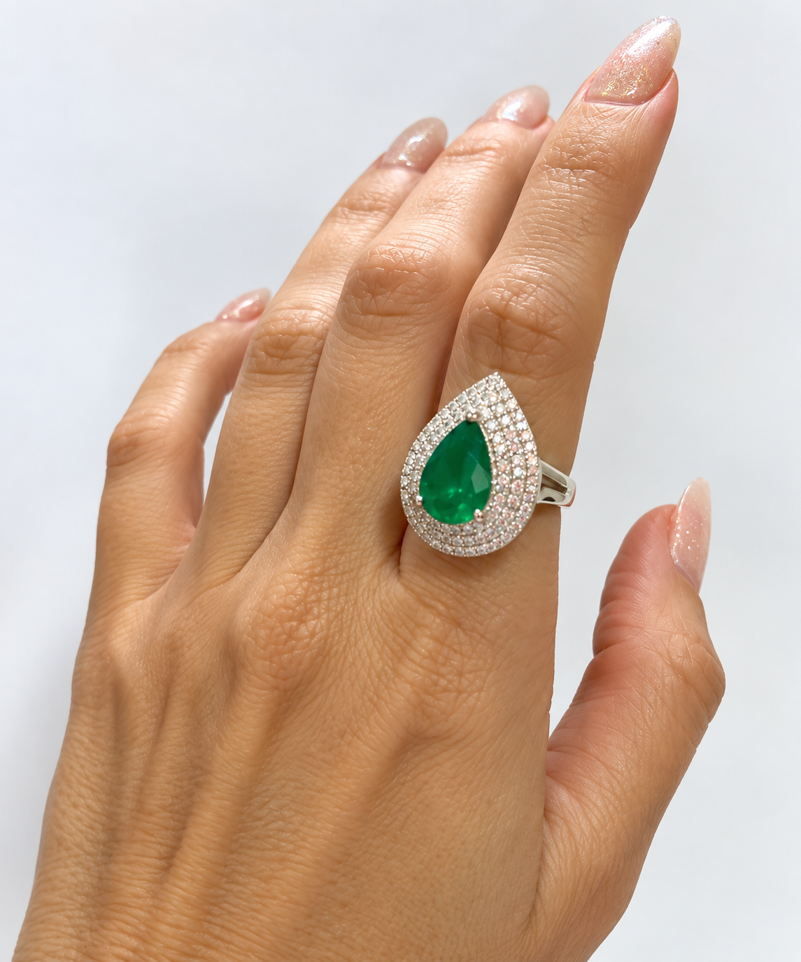 Anel de Gota Esmeralda  em Prata 925